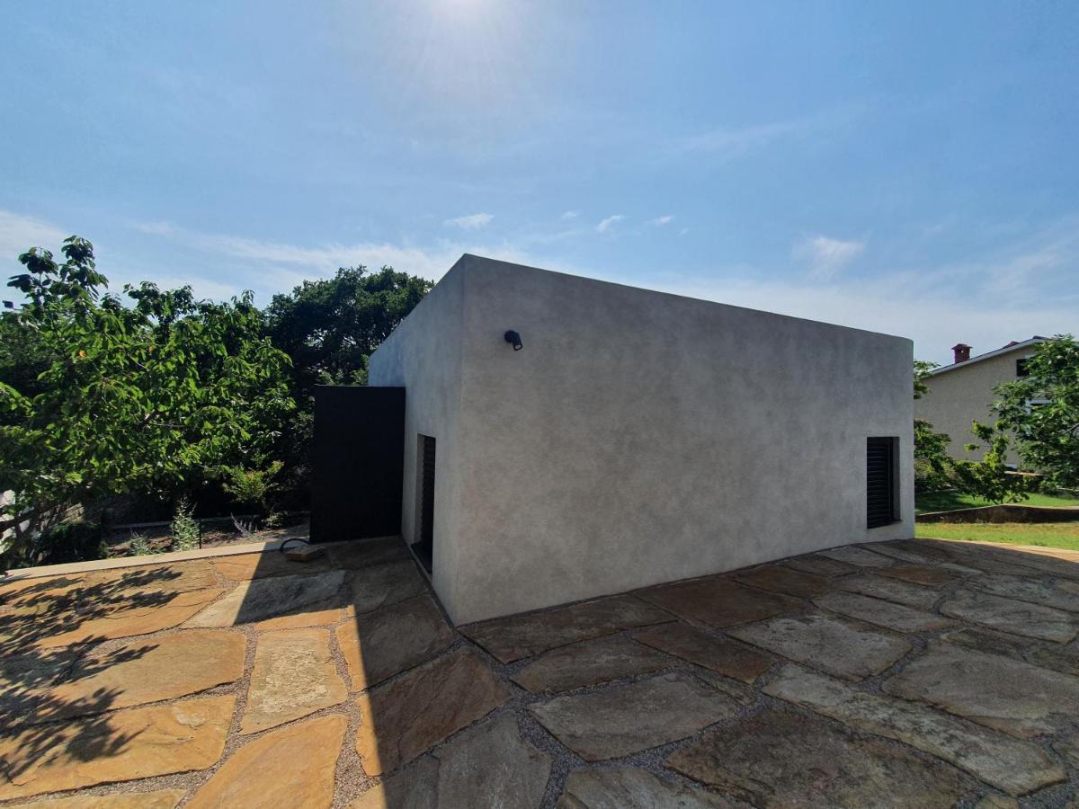 House G Villa Dekani Exterior photo
