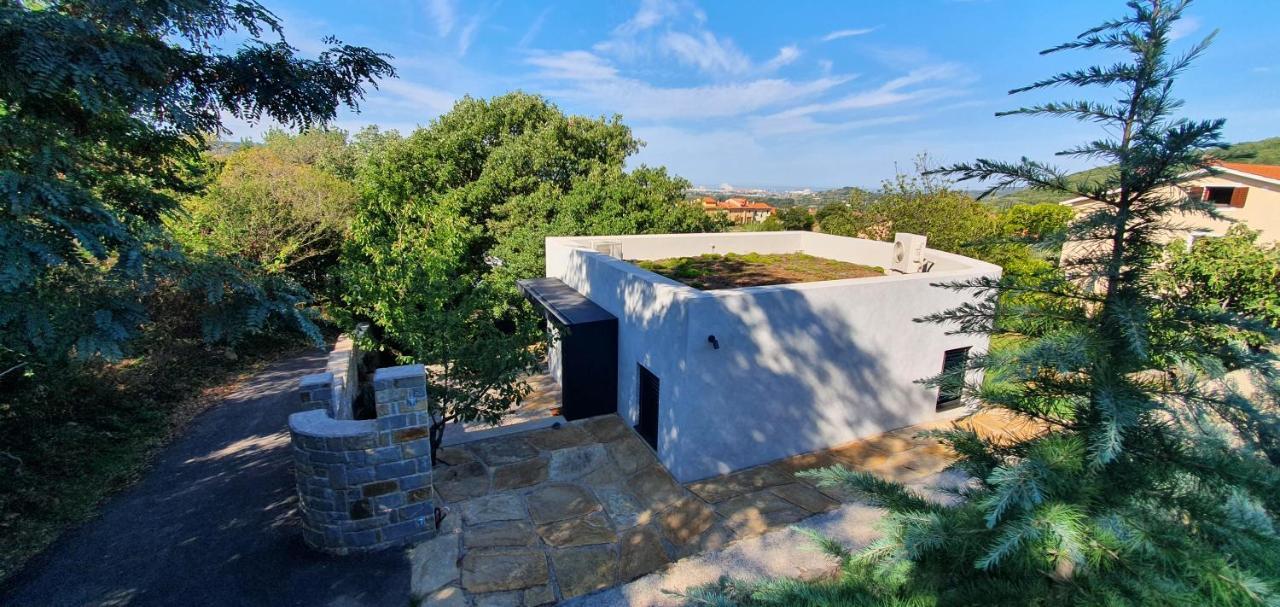 House G Villa Dekani Exterior photo